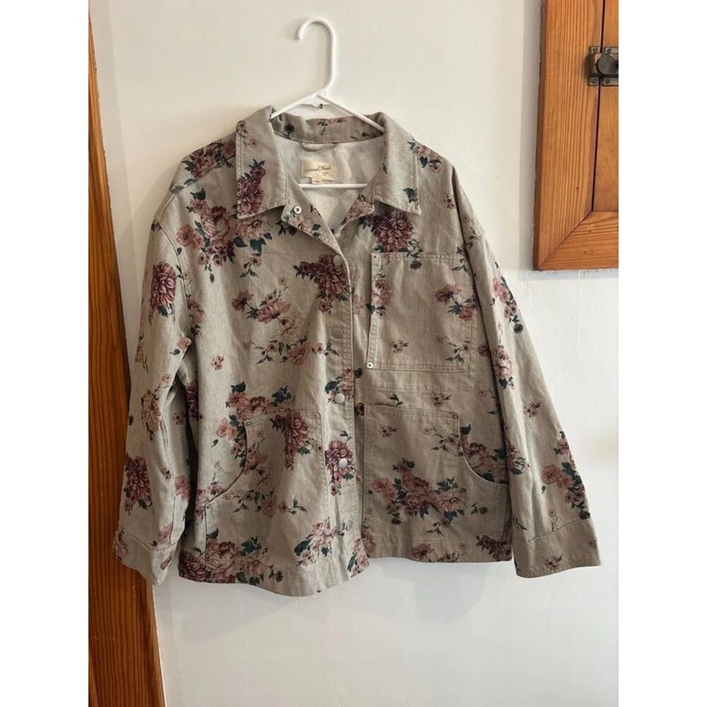 Universal threads khaki flowered, jean jacket